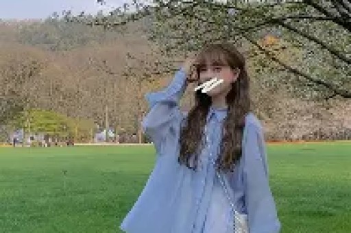 52岁刘恺威新恋情曝光！牵手神秘女友现身香港红馆甜蜜互动引热议