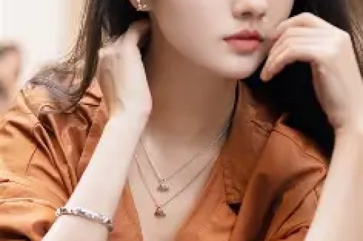 “初代捞女网红”三场直播赚1亿当年傍的大款都上赶着蹭她热度